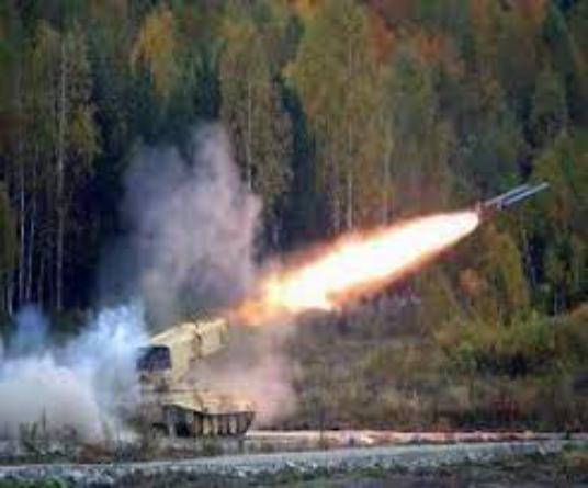 रूस ने यूक्रेन पर हाइपरसोनिक मिसाइल से हथियारों के डिपो को किया नष्ट