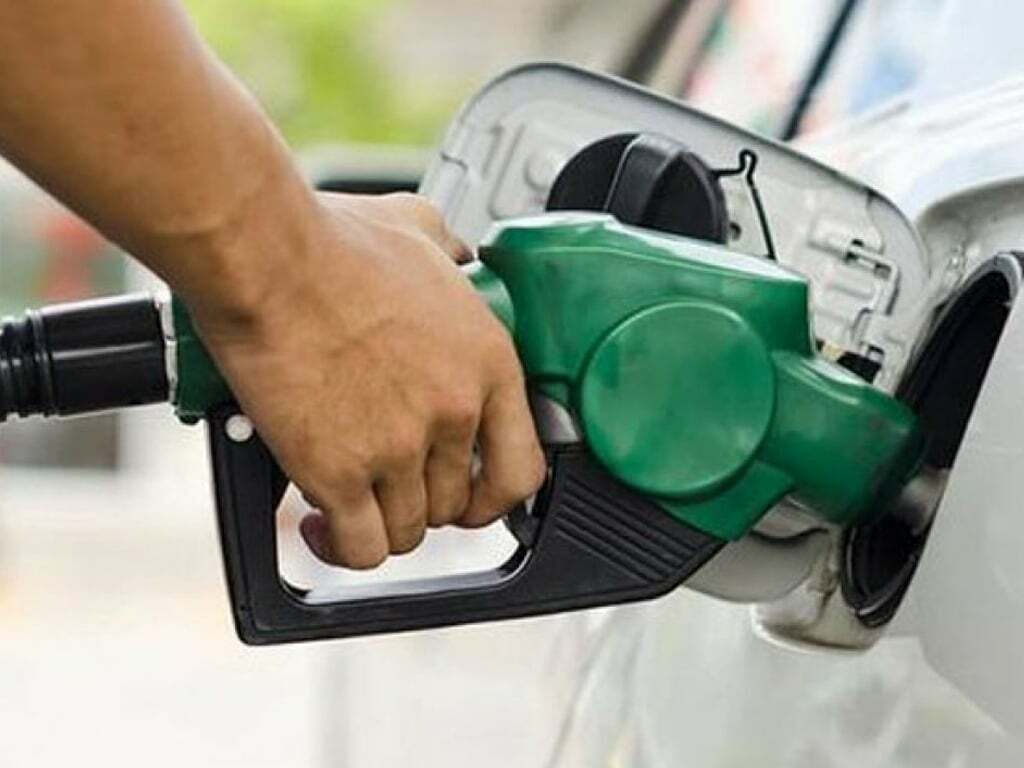 आज फिर बढ़े पेट्रोल-डीजल के दाम, जानिए कितनी हैं आपके शहर में कीमतें