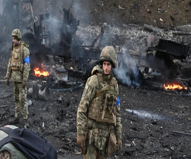 यूक्रेन संकट : नागरिक गलियारों पर रूस की बमबारी तेज, बचाव मुश्किल