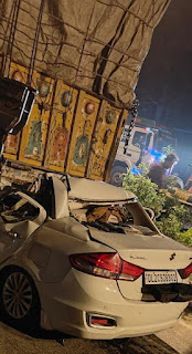 अनियंत्रित कार ट्रक में घुसी, छह युवकों की मौत